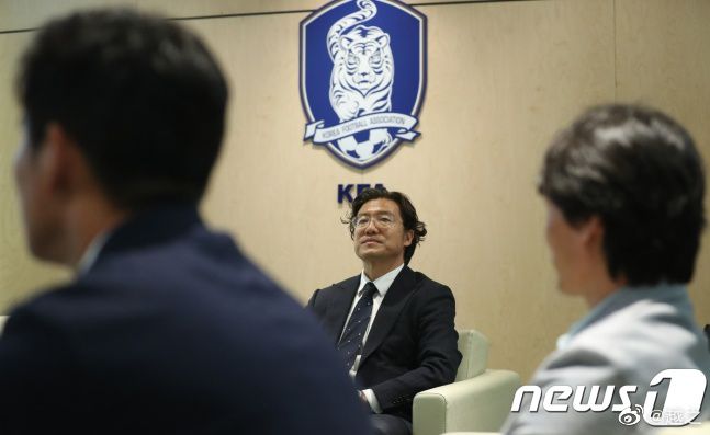 皇马官方：阿拉巴左膝前十字韧带撕裂皇马官方消息，阿拉巴左膝前十字韧带撕裂，未来几天将手术。